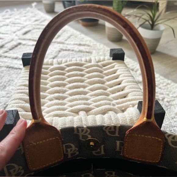 Dooney & Bourke Signature Crossbody Satchel Tulip Tote - Picture 16 of 16